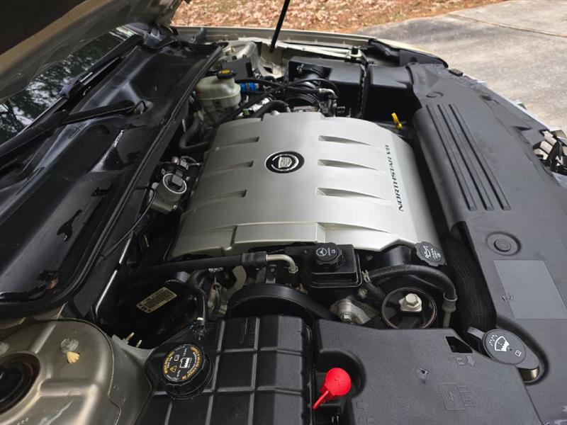 Cadillac DTS Sedan 2007