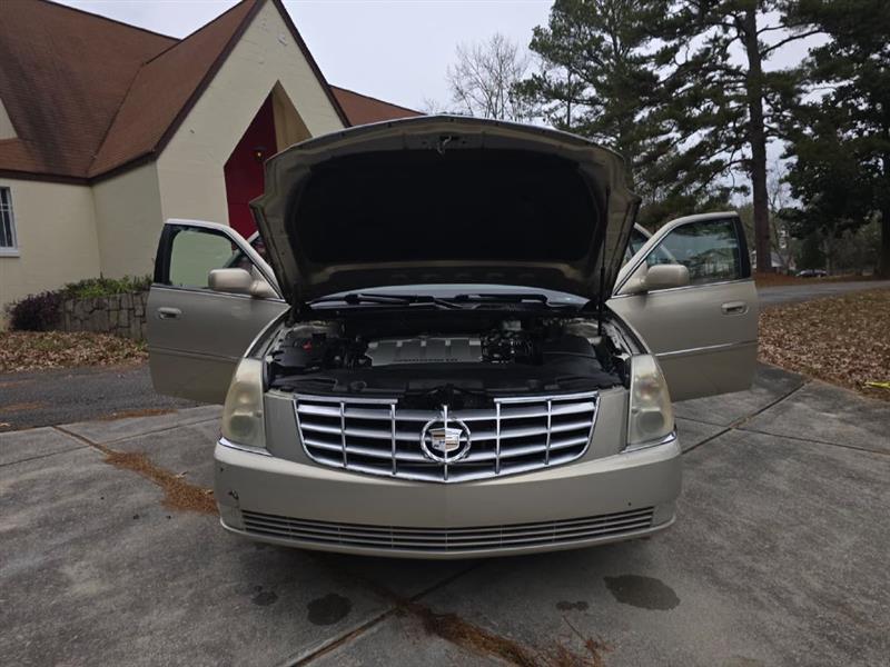 Cadillac DTS Sedan 2007