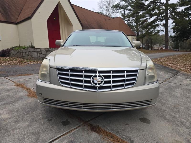 Cadillac DTS Sedan 2007
