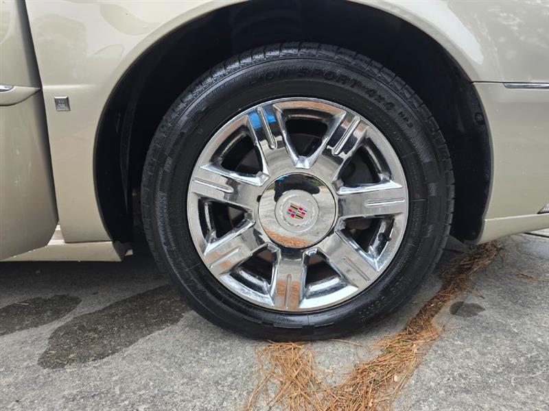 Cadillac DTS Sedan 2007