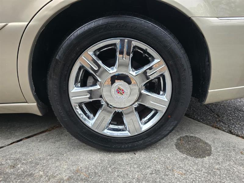 Cadillac DTS Sedan 2007