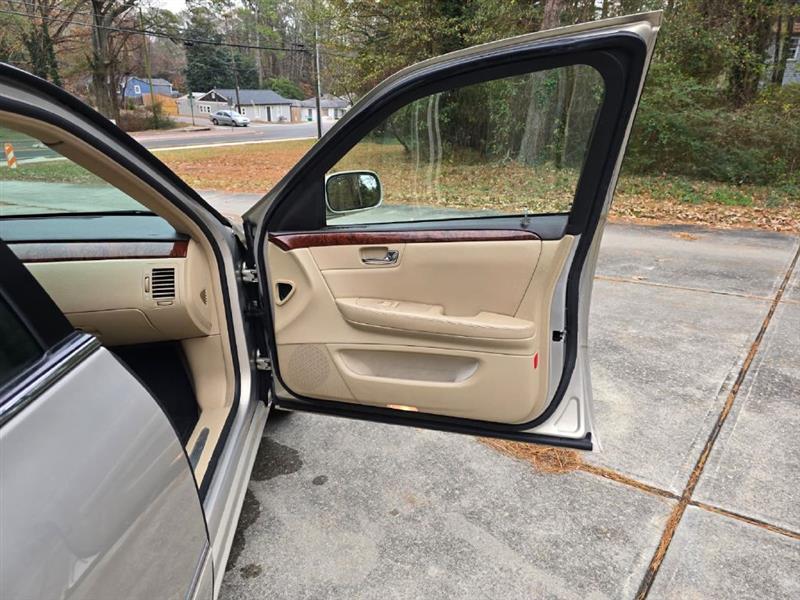 Cadillac DTS Sedan 2007