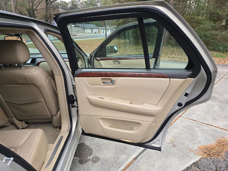 Cadillac DTS Sedan 2007