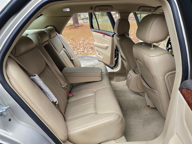 Cadillac DTS Sedan 2007