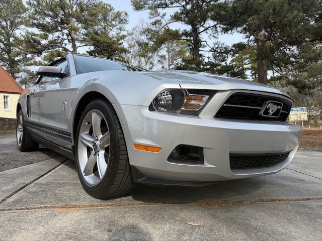 Ford Mustang V6 Convertible 2010