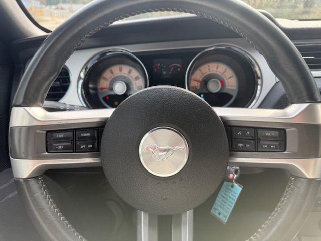 Ford Mustang V6 Convertible 2010