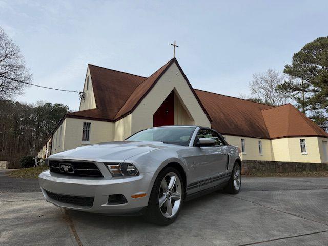 Ford Mustang V6 Convertible 2010