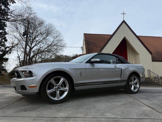 Ford Mustang V6 Convertible 2010