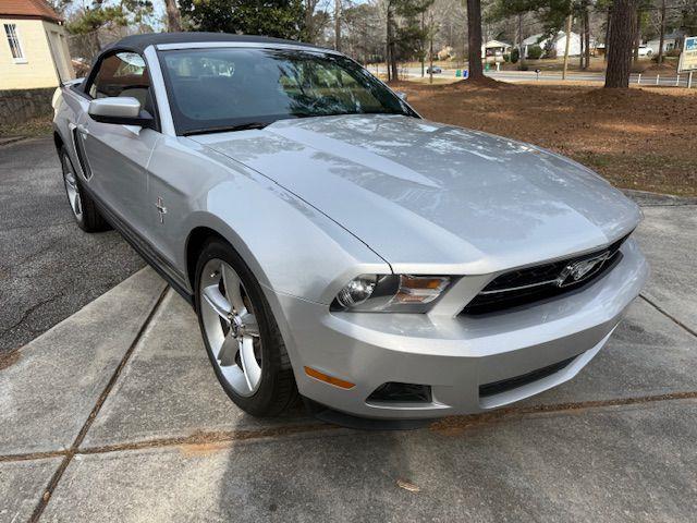 Ford Mustang V6 Convertible 2010
