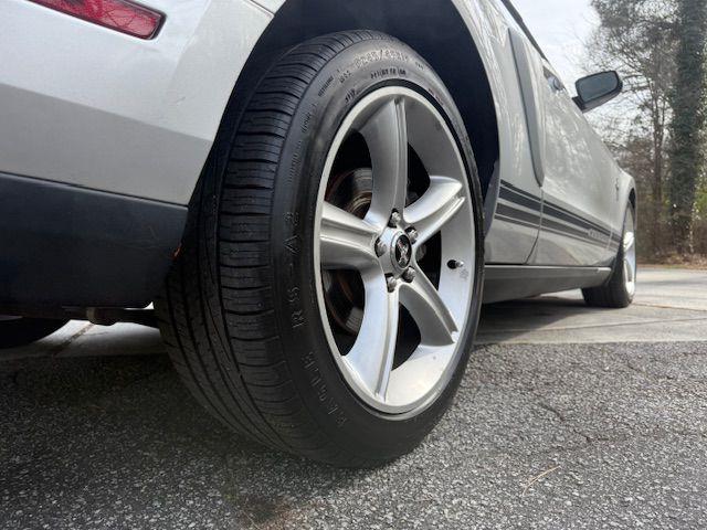 Ford Mustang V6 Convertible 2010