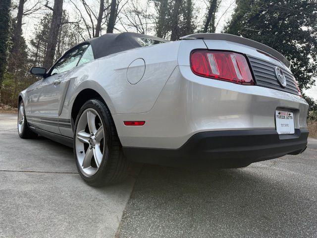 Ford Mustang V6 Convertible 2010