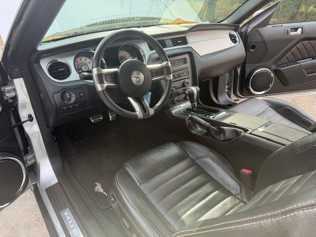 Ford Mustang V6 Convertible 2010