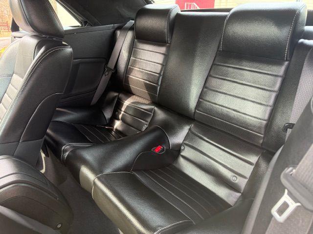 Ford Mustang V6 Convertible 2010