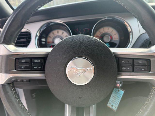 Ford Mustang V6 Convertible 2010