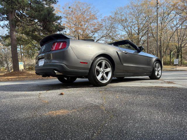 Ford Mustang GT convertible 2010