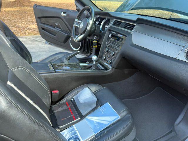 Ford Mustang GT convertible 2010