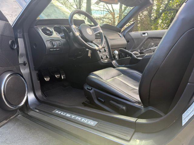 Ford Mustang GT convertible 2010