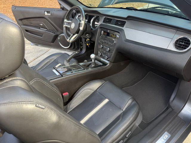 Ford Mustang GT convertible 2010