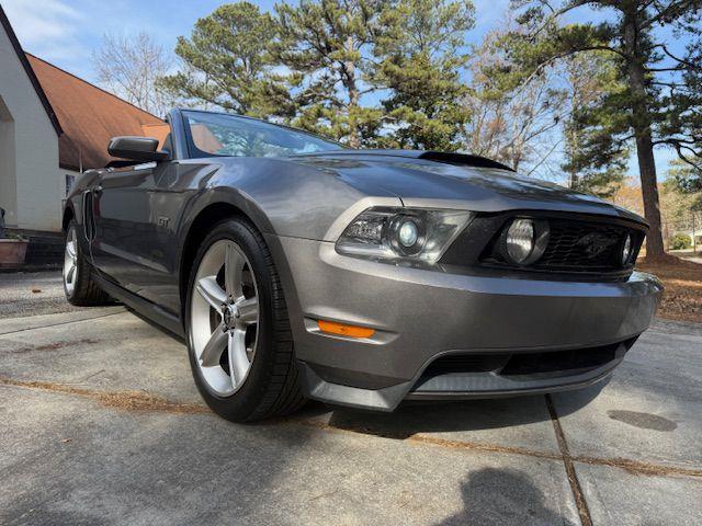 Ford Mustang GT convertible 2010