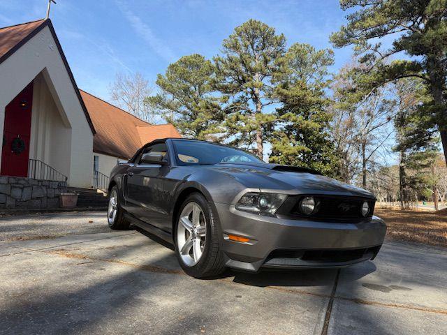 Ford Mustang GT convertible 2010