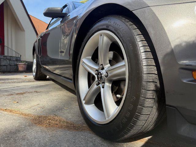 Ford Mustang GT convertible 2010