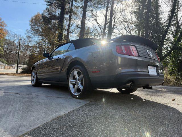 Ford Mustang GT convertible 2010