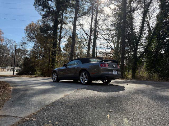 Ford Mustang GT convertible 2010