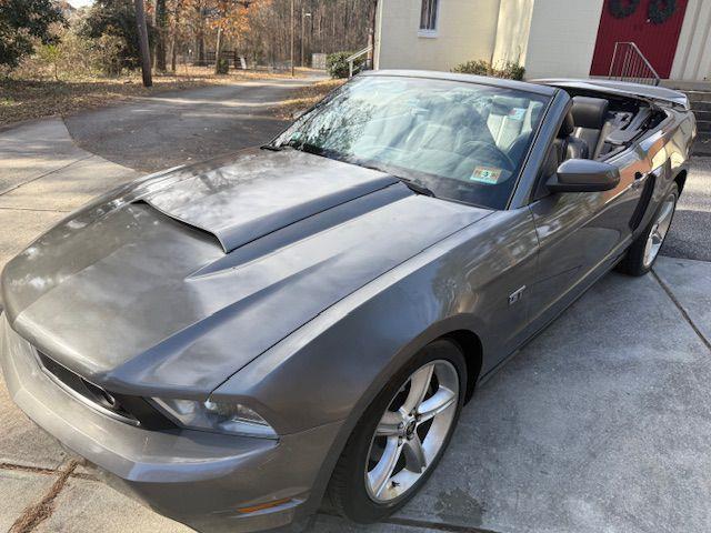Ford Mustang GT convertible 2010