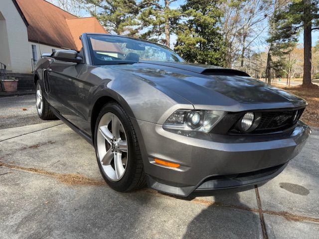 Ford Mustang GT convertible 2010