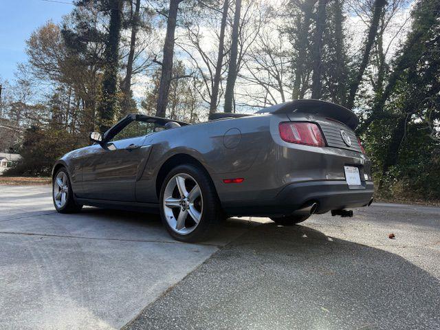 Ford Mustang GT convertible 2010