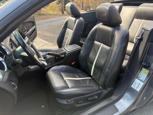 Ford Mustang GT convertible 2010