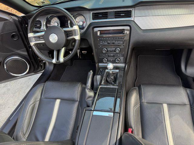 Ford Mustang GT convertible 2010