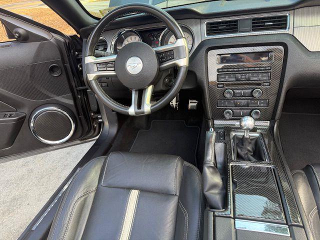 Ford Mustang GT convertible 2010