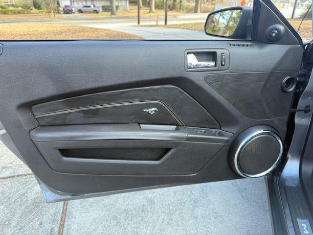 Ford Mustang GT convertible 2010