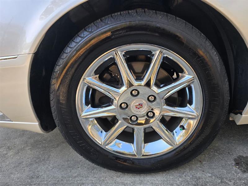 Cadillac DTS Luxury 2011