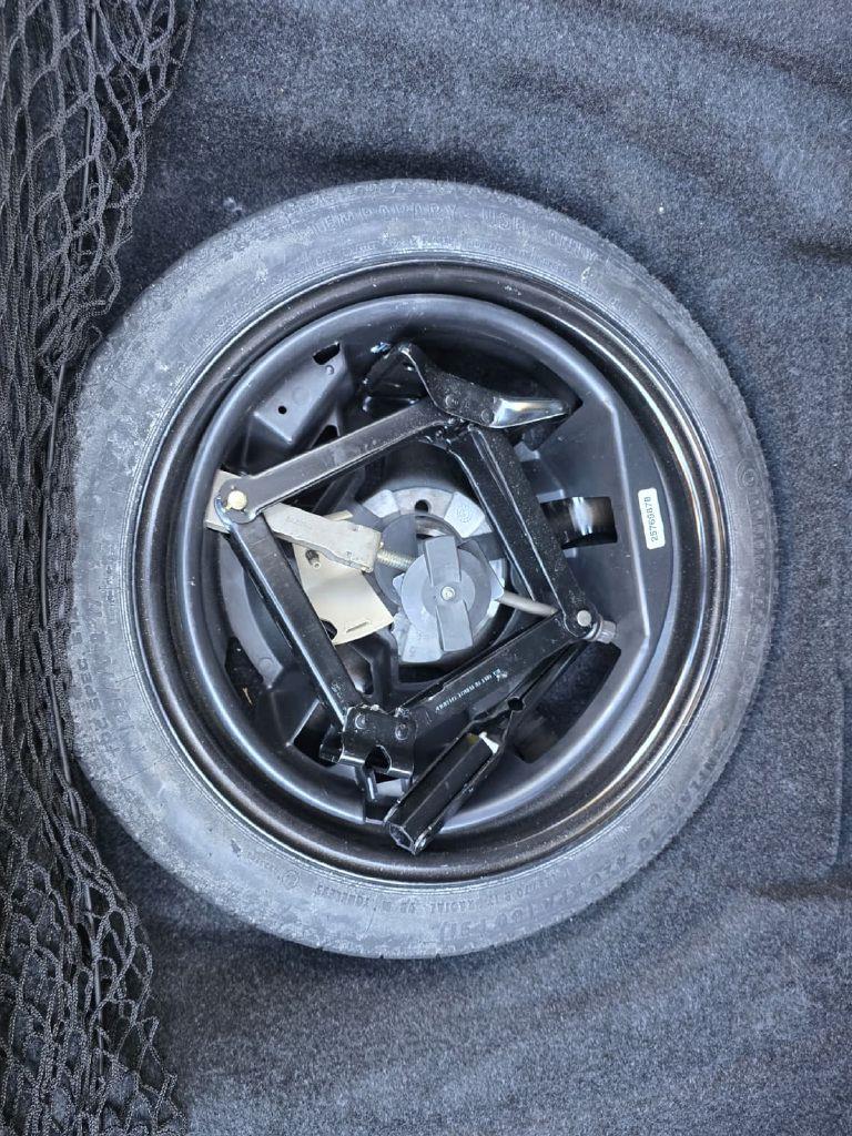 Cadillac DTS Luxury 2011