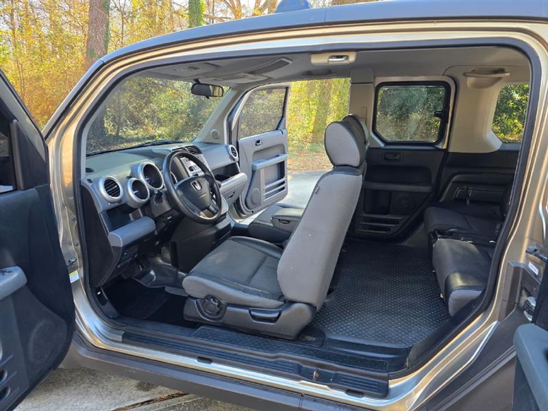Honda Element EX 2WD AT w/ Front Side Airbags 2004