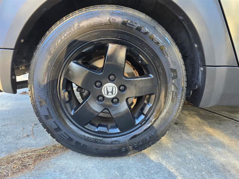 Honda Element EX 2WD AT w/ Front Side Airbags 2004