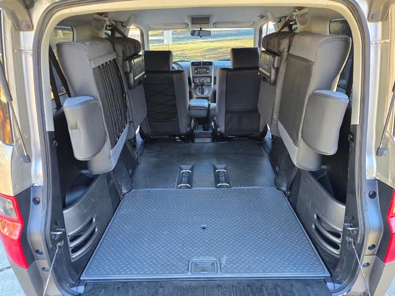 Honda Element EX 2WD AT w/ Front Side Airbags 2004