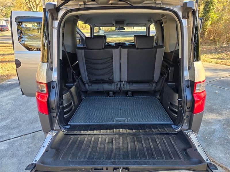 Honda Element EX 2WD AT w/ Front Side Airbags 2004