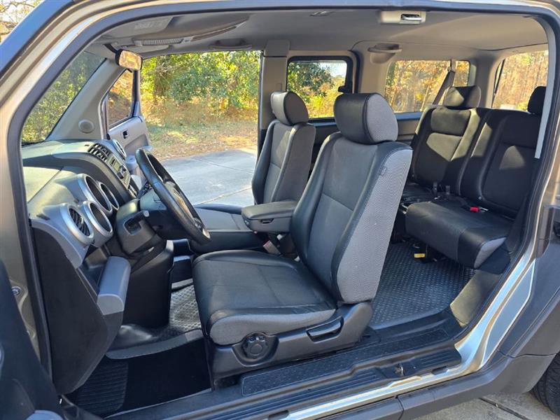 Honda Element EX 2WD AT w/ Front Side Airbags 2004