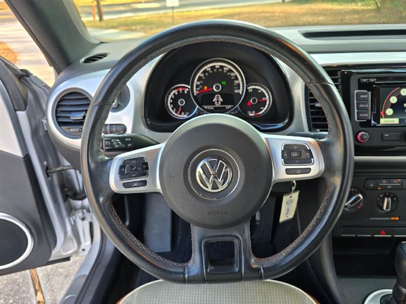 Volkswagen Beetle 1.8T Classic 2015