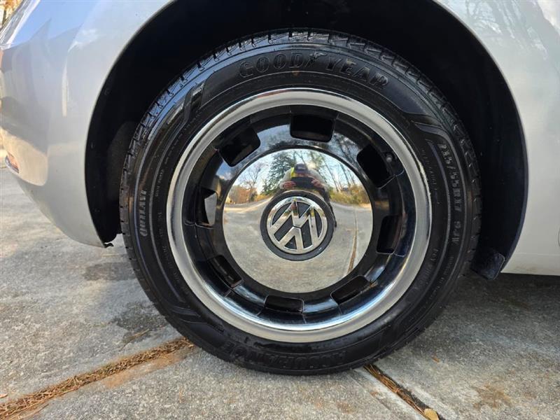 Volkswagen Beetle 1.8T Classic 2015