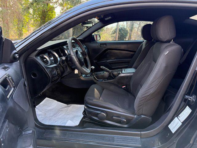 Ford Mustang V6 Coupe 2012