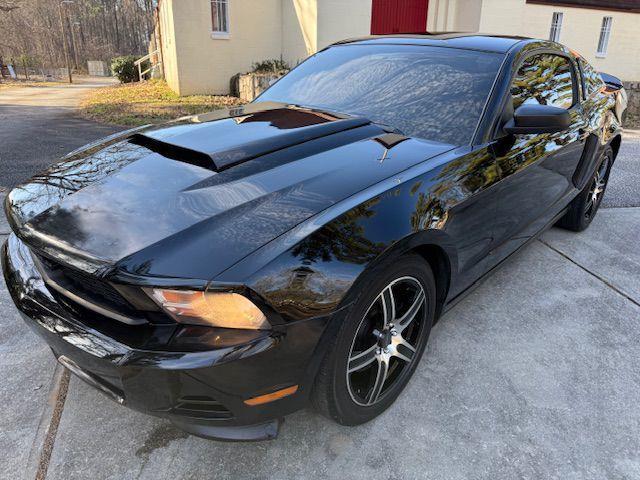 Ford Mustang V6 Coupe 2012