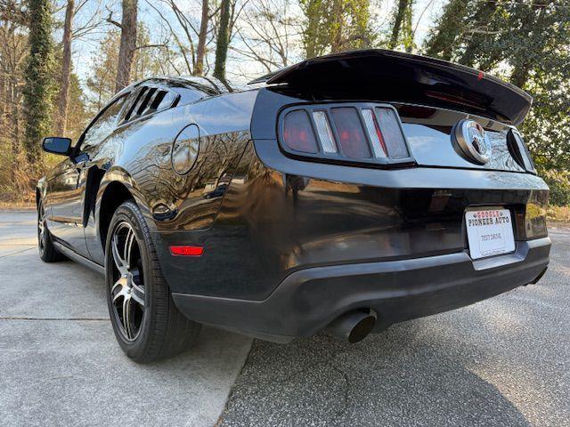 Ford Mustang V6 Coupe 2012