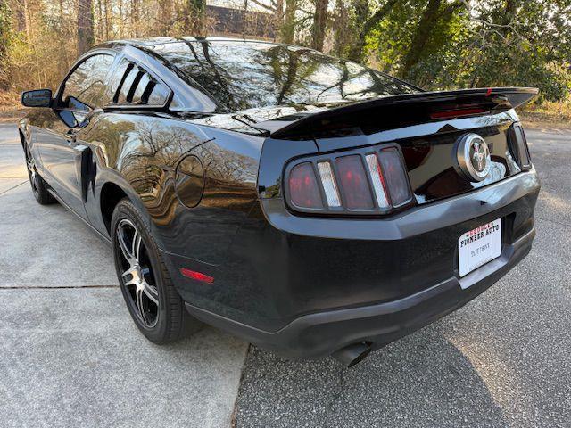 Ford Mustang V6 Coupe 2012