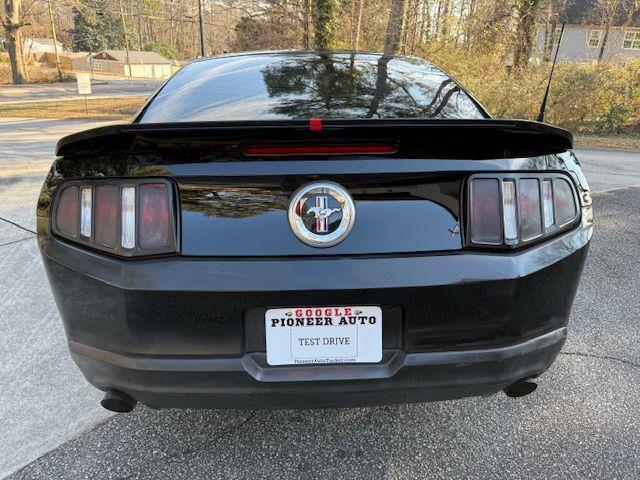 Ford Mustang V6 Coupe 2012