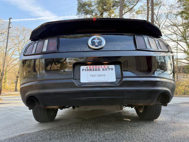 Ford Mustang V6 Coupe 2012