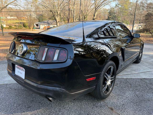 Ford Mustang V6 Coupe 2012